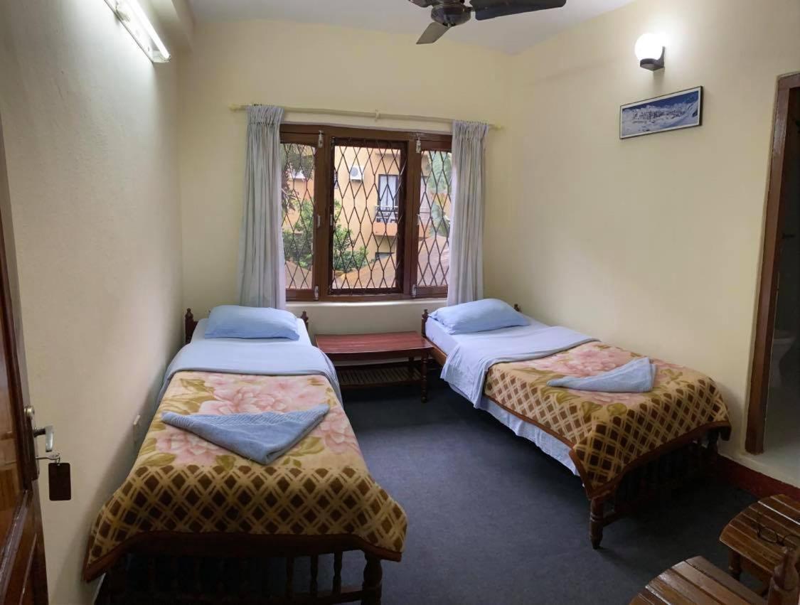 Hotel Blue Magnet Pokhara Exterior foto