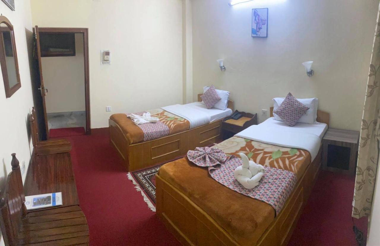 Hotel Blue Magnet Pokhara Exterior foto