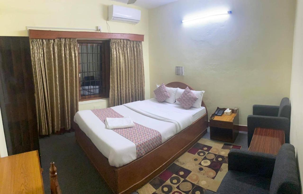 Hotel Blue Magnet Pokhara Exterior foto