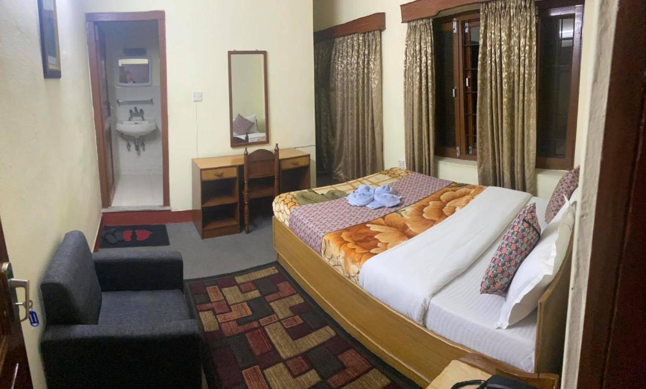 Hotel Blue Magnet Pokhara Exterior foto