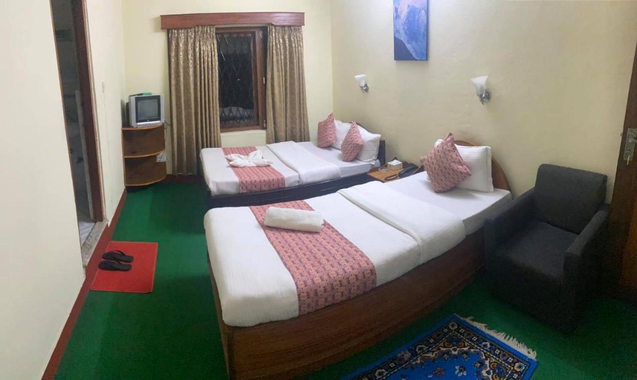 Hotel Blue Magnet Pokhara Exterior foto